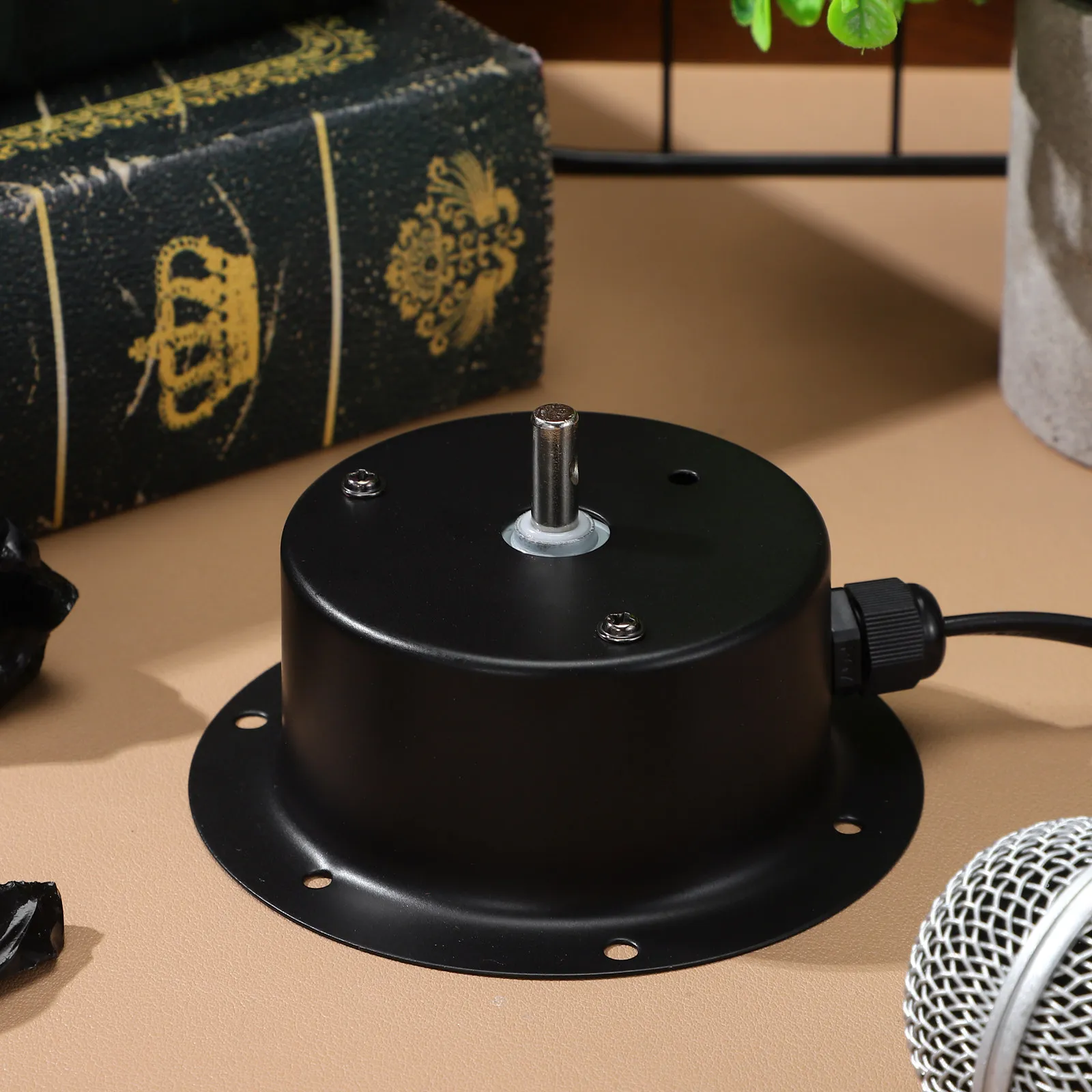 

1 шт. Мотор для зеркального шара с европейской вилкой, бесшумная работа, регулируемая скорость вращения, для сценического освещения и дискотек