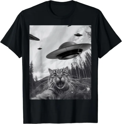 Cat Selfie With Alien UFO Funny Cat Pet Lover Unisex T-Shirt