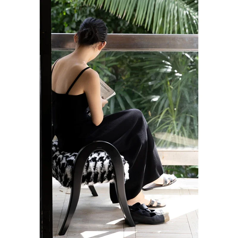 

Solid wood soft velvet, black and white plush feeling multi-purpose shoe changing stool solid wood seat pedal