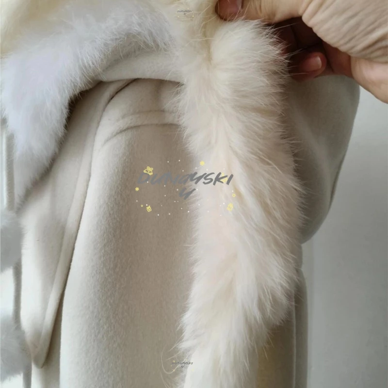 الشخصية الرئيسية تأثيري حلي الحب والمساحة العميقة الشتاء الدفء معطف الصوف الأبيض Kawaii النساء ملابس الهالوين #4