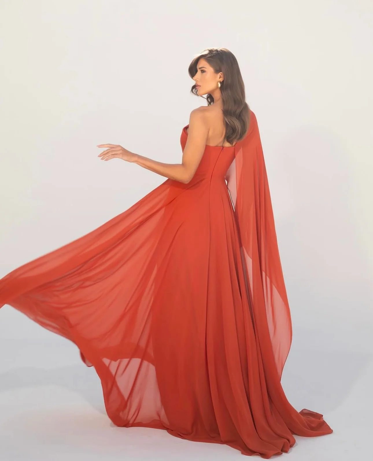 فستان سهرة مخصص بالزهور الحساسة رشيق بكتف واحد للحفلات فستان كلاسيكي من الشيفون على شكل حرف a وسحاب خلفي للمشاهير