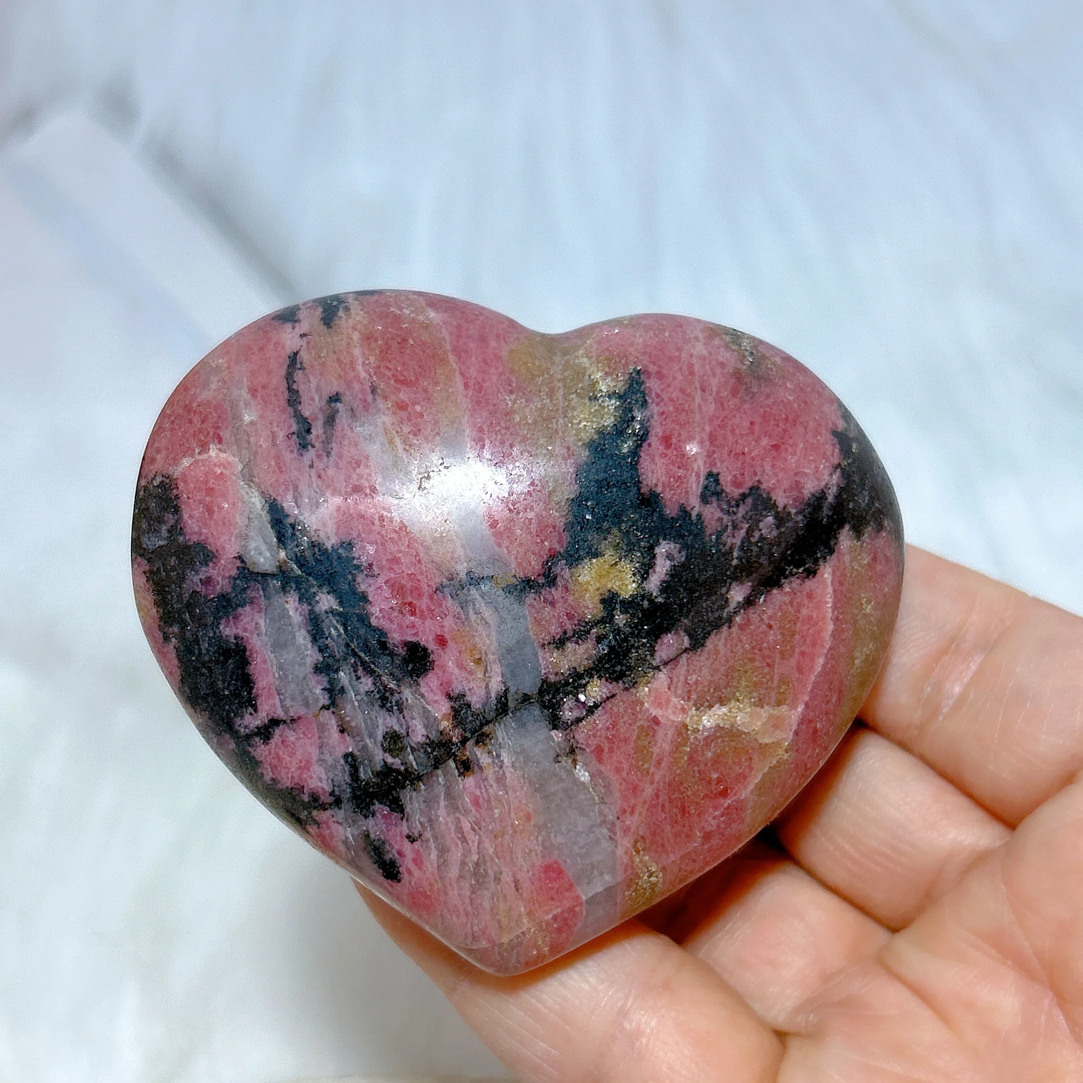 High Quality Natural Crystal Rhodonite Heart Polished Healing Gemstone Crafts Energy Desk Reiki Home Decoration Gift
