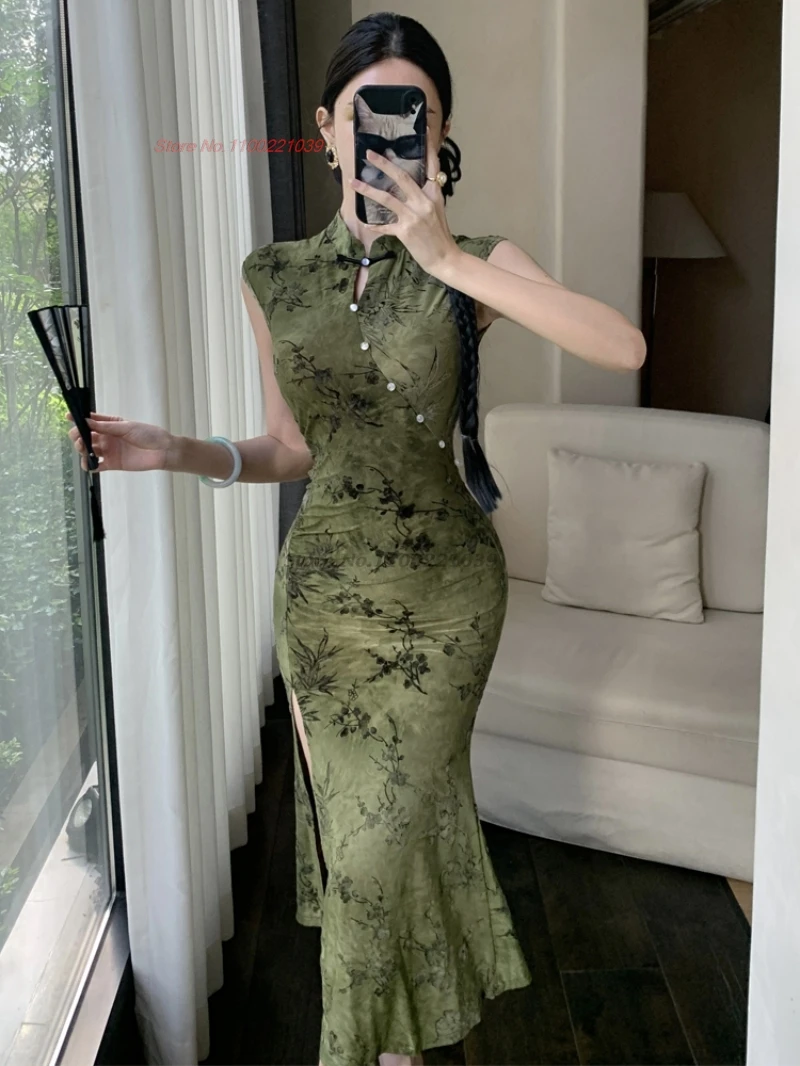 

2025 oriental sexy nightclub dress improved velvet cheongsam traditional flower print sleeveless qipao banquet evening dress