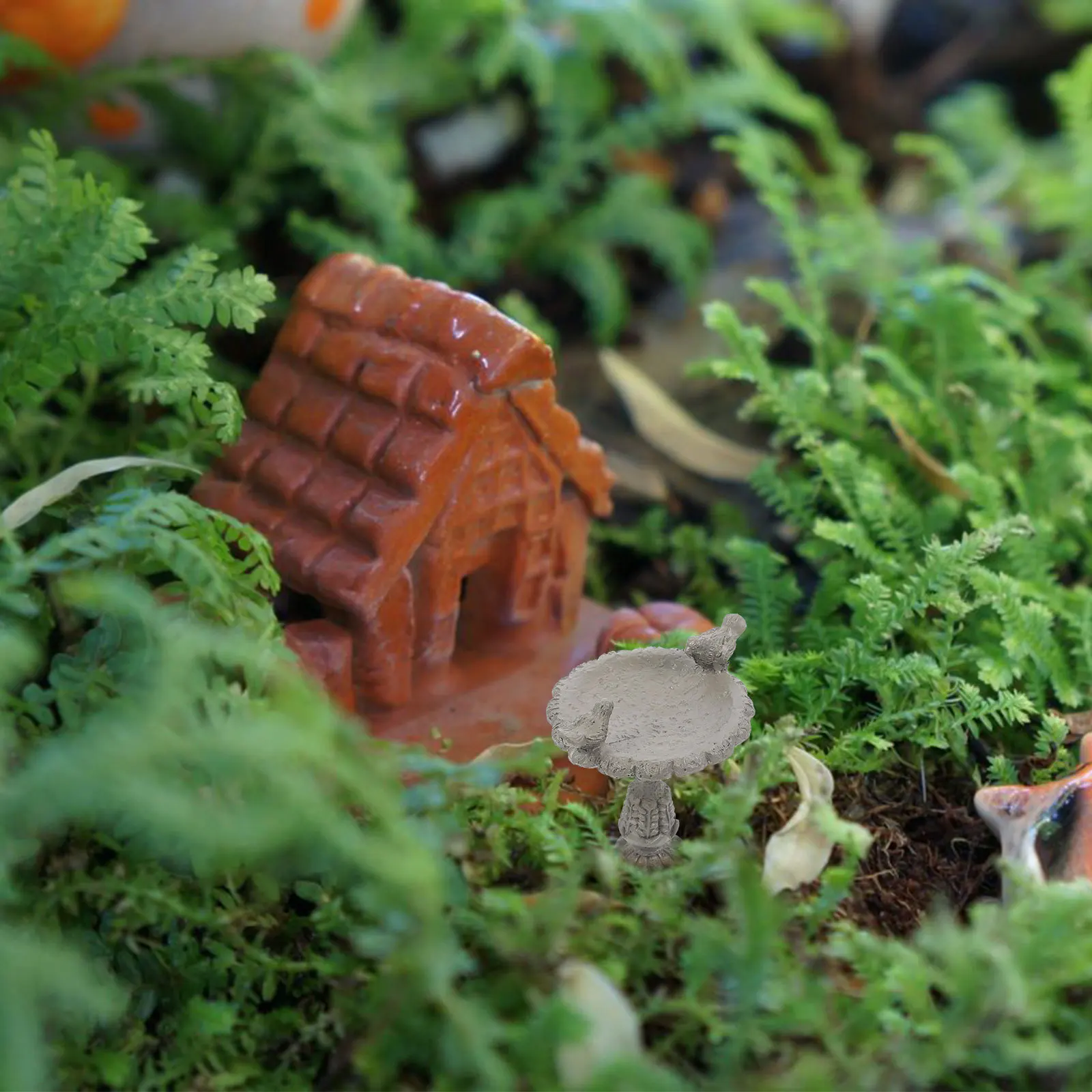 

Resin Mini Garden Decor 1:12 Scale Realistic Water Fountain with Adorable Birds for Dollhouse Outdoor Decoration Micro Landscape