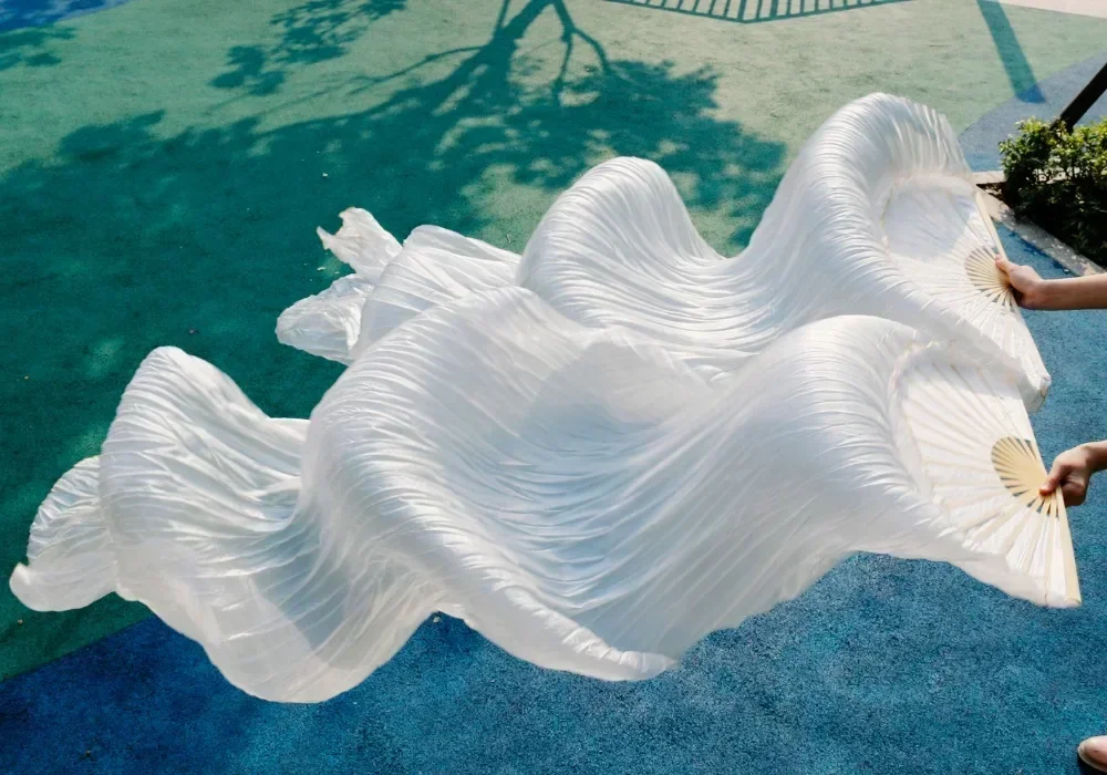 2018 أنثى عالية الجودة الحجاب الحرير الصيني عشاق الرقص زوج من مراوح الرقص الشرقي رخيصة رائجة البيع الأبيض