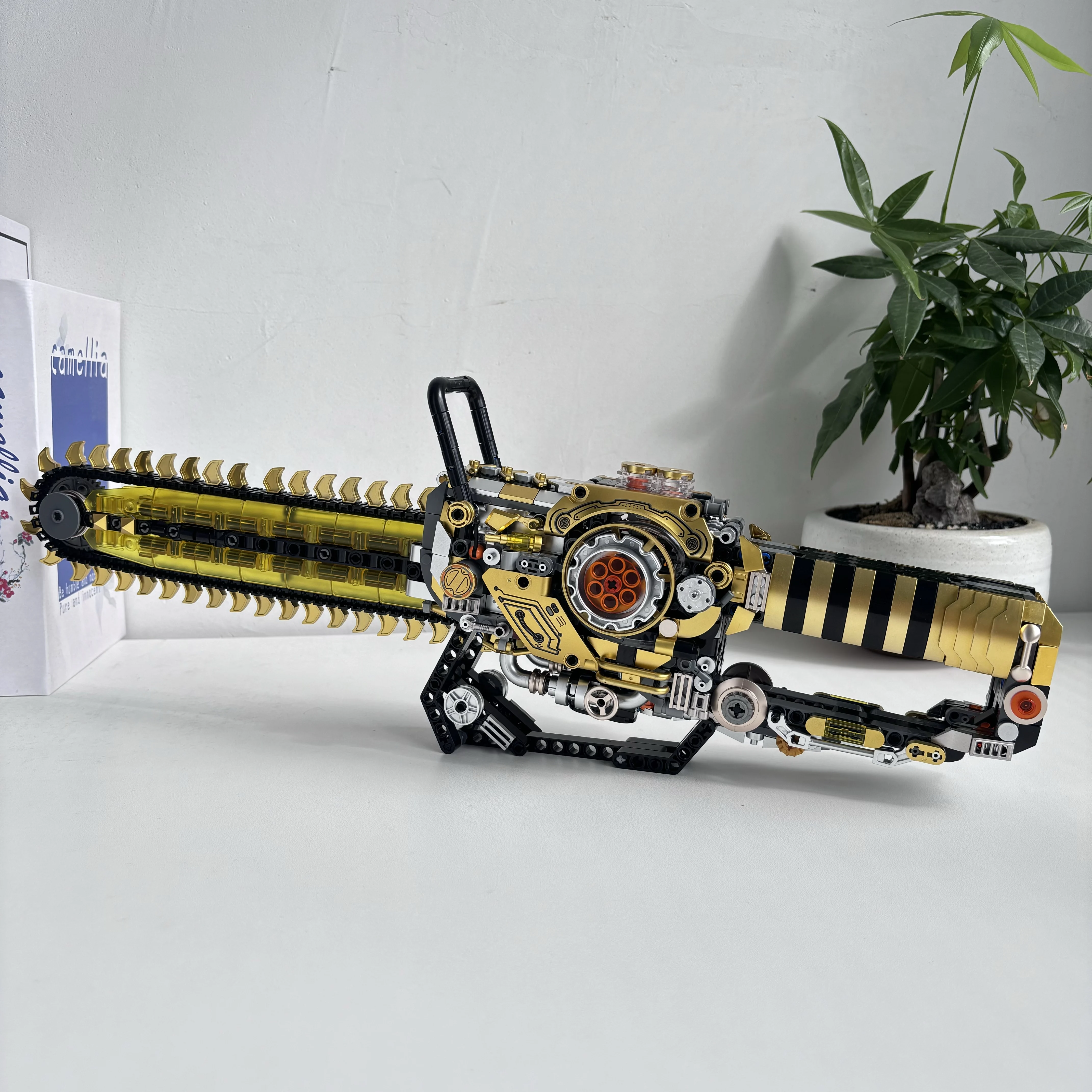 1096pcs NEW Mechanical Chainsaw Building Blocks Set DIY Assembly Model Bricks STEM Educational Desktop Ornament Gift for Kids view 2