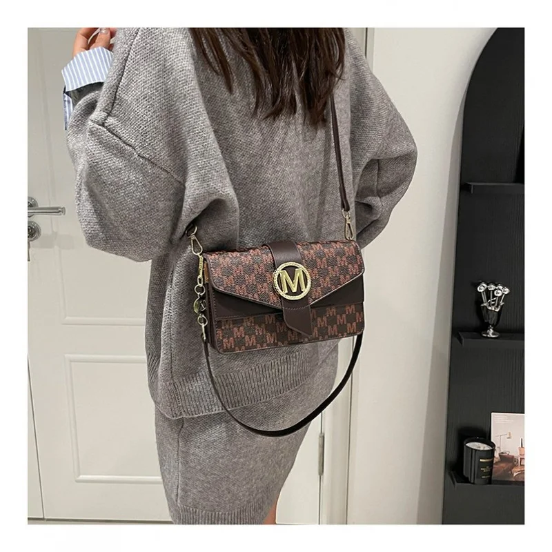 

Sophisticated Women's Crossbody-Bag Crafted From Jaguar-Print Leather Boasting Warsaw Vintage Spacious Soft Daily Style​