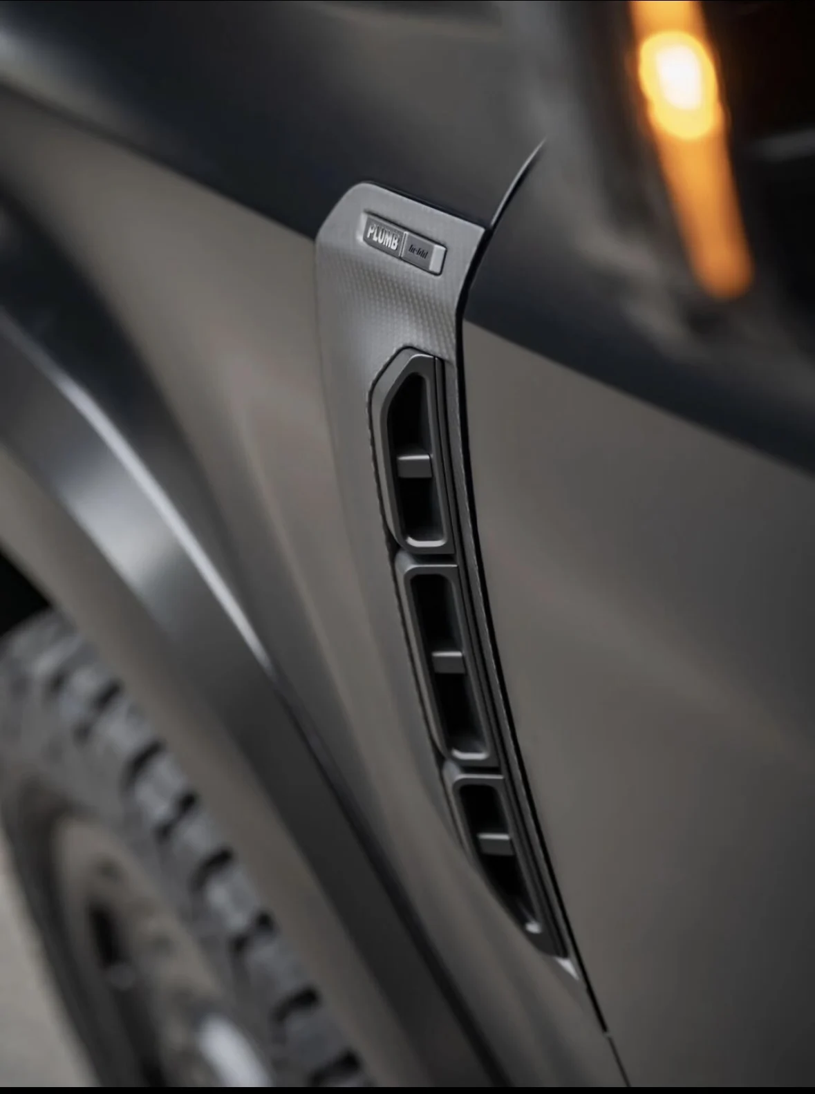 Plumb Carbon Fiber Look Side Body Intake Grille Fender Air Vent Decoration Cover Trim For Land Rover Defender 2020-2025 L663 - Image 4