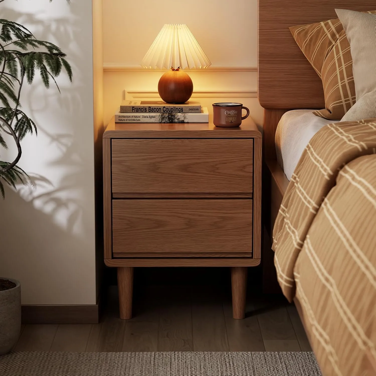 

Прикроватная тумбочка в стиле Mid-Century Modern из орехового дерева с ящиками для спальни и гостиной