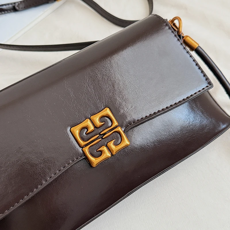 กระเป๋าถือแฟชั่นสตรี, กระเป๋าหนังสะพายข้างทรงกว้างขวาง, แบรนด์หรู, คลาสสิกหรูหราที่ต้องมีในชีวิตประจำวัน