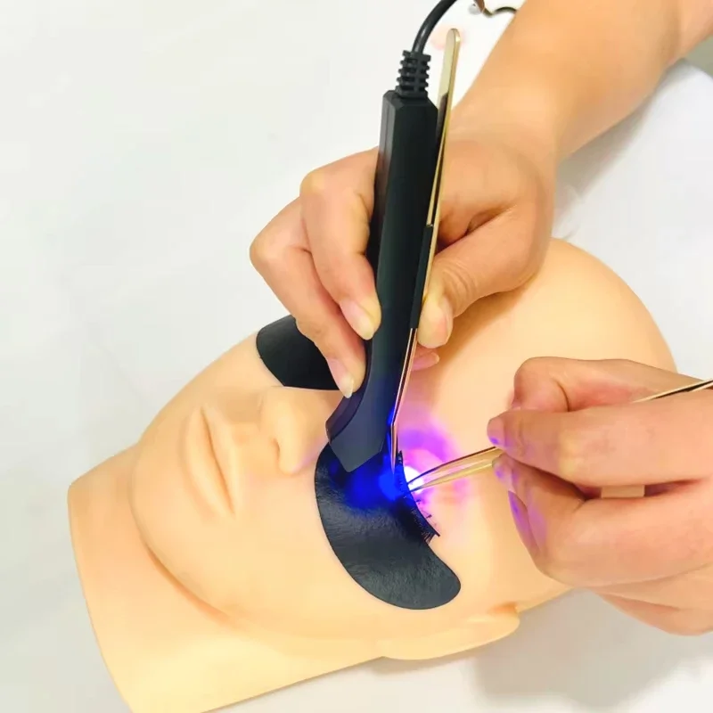 

Popular Curved Tip Handheld UV Lash System Fast 1s Curing LED Light Lamp for Eyelash Extension Plastic Mini Eyelash Tweezers