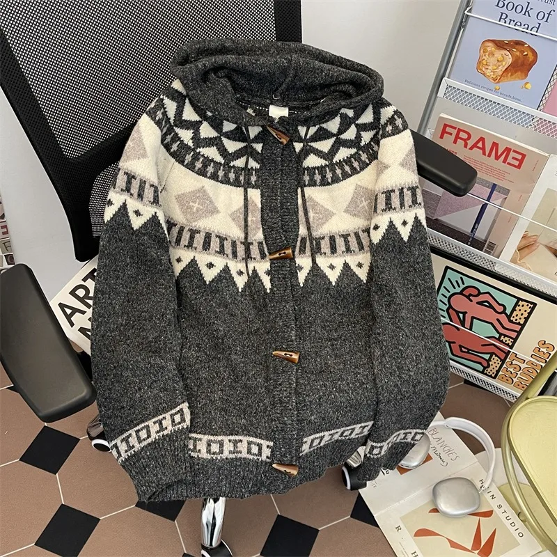 Autumn Winter plus Size Women's Thiened Loose Knitted Hat Sweater Coat with Horn Buttons Casual Vintage Polyester Fiber