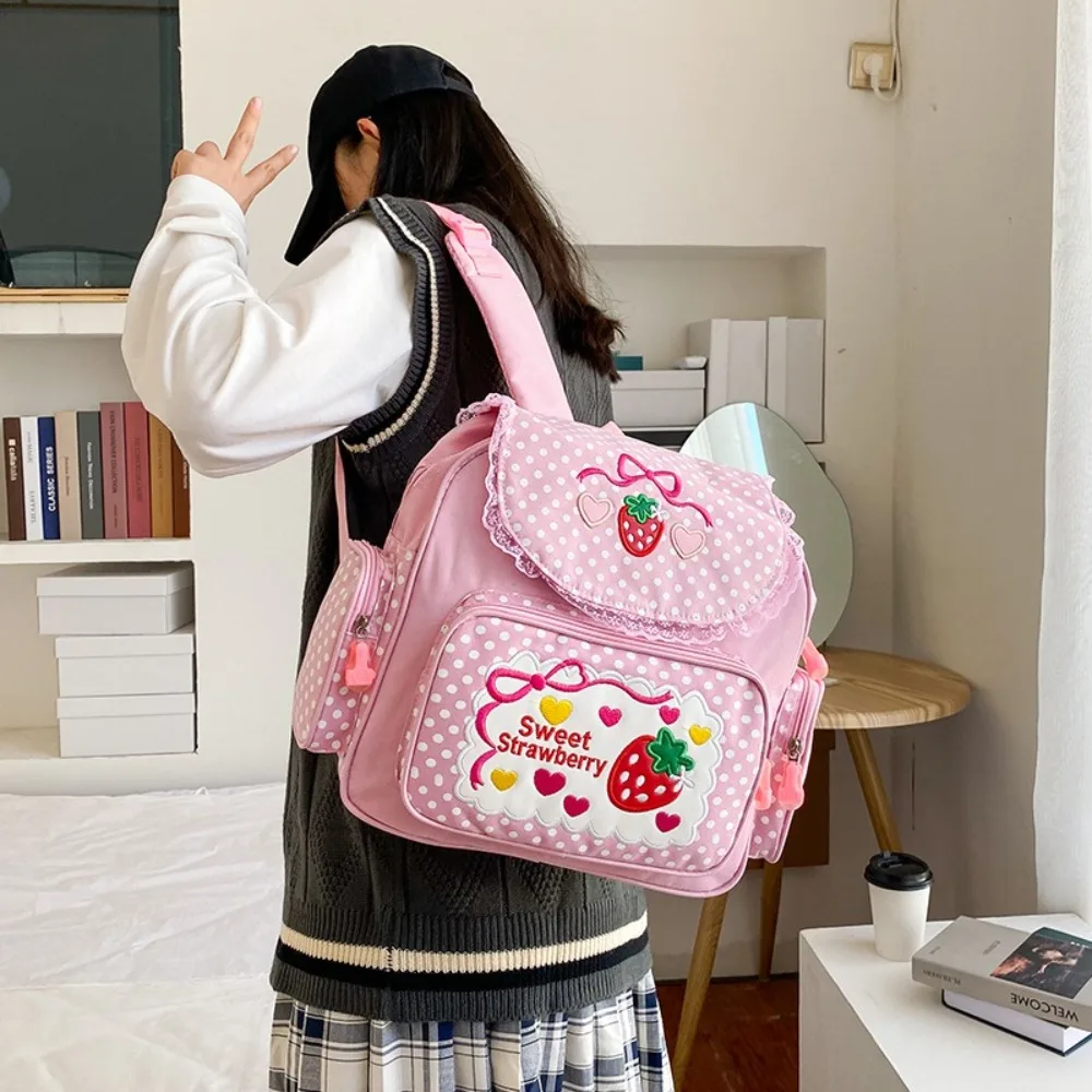 

Kawaii школьная сумка с рисунком клубники и бантом Mochila в горошек, рюкзак для девочек, большой вместительный студенческий рюкзак с несколькими карманами для колледжа