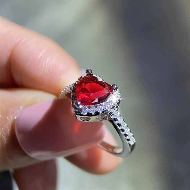 CC Heart Rings for Women Red Zirconia Stone Silver Color Romantic Love Fashion Jewelry Wedding Party Cute Accessories CC829