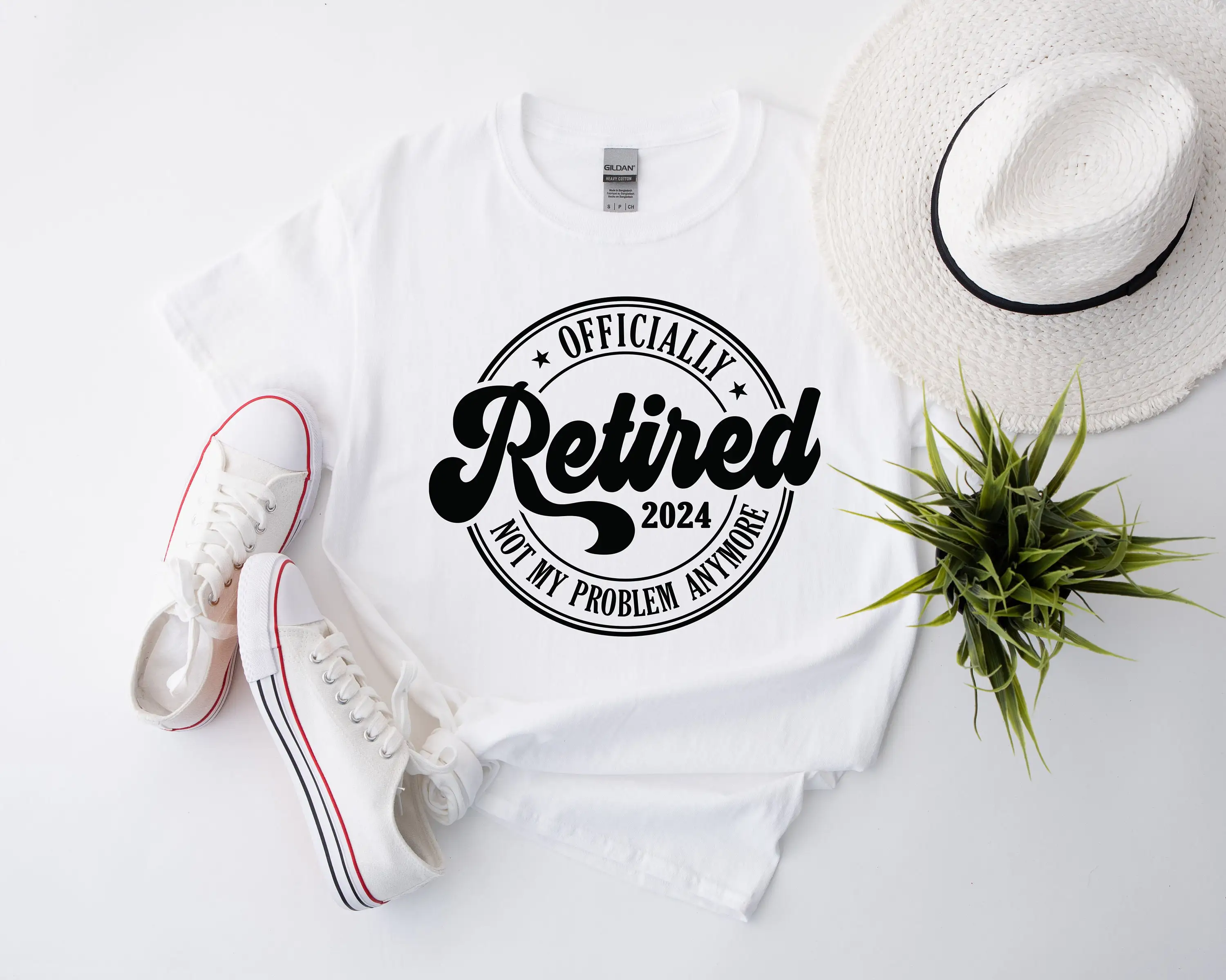 

Officially Retired 2024 T Shirt Retirement Party Funny Vintage