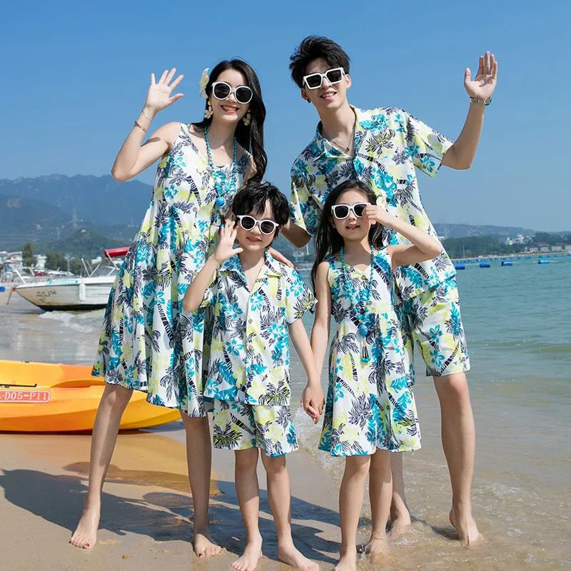 

Summer Family Matching Outfits Mom Daughter Son Father Holiday Pius Size T-shirt Pants Family Traveling Clothing Sets