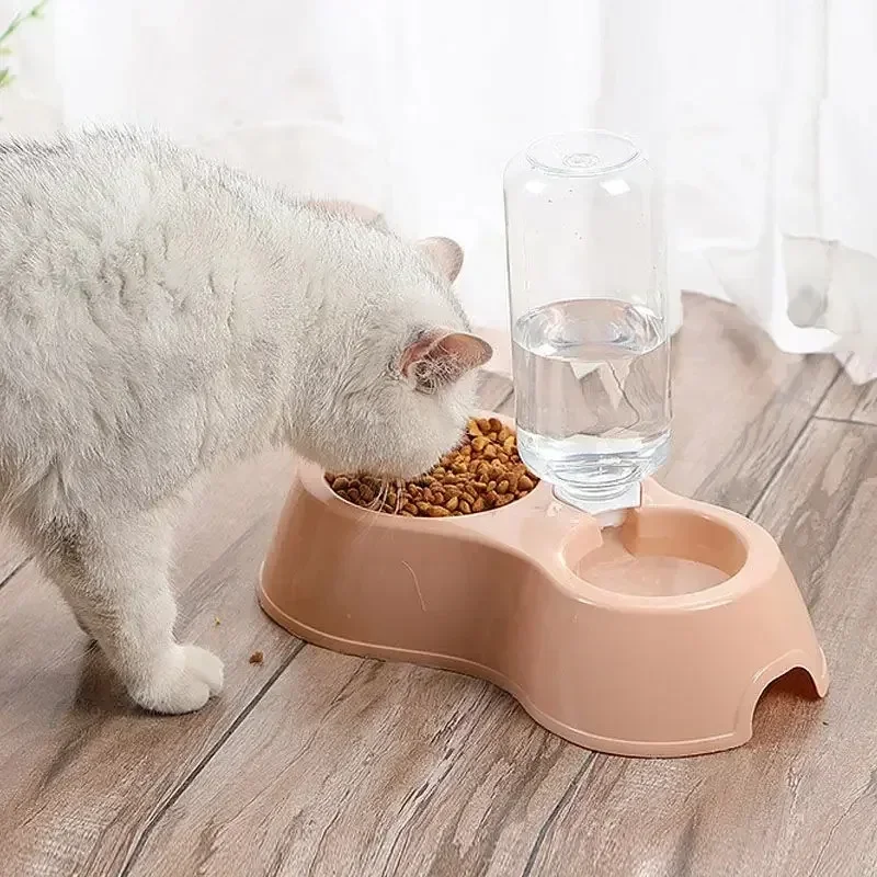 وعاء مياه بلاستيكي أوتوماتيكي متعدد الأغراض للحيوانات الأليفة مع وعاءين للكلاب والقطط بتصميم وعاء واحد لسهولة التنظيف