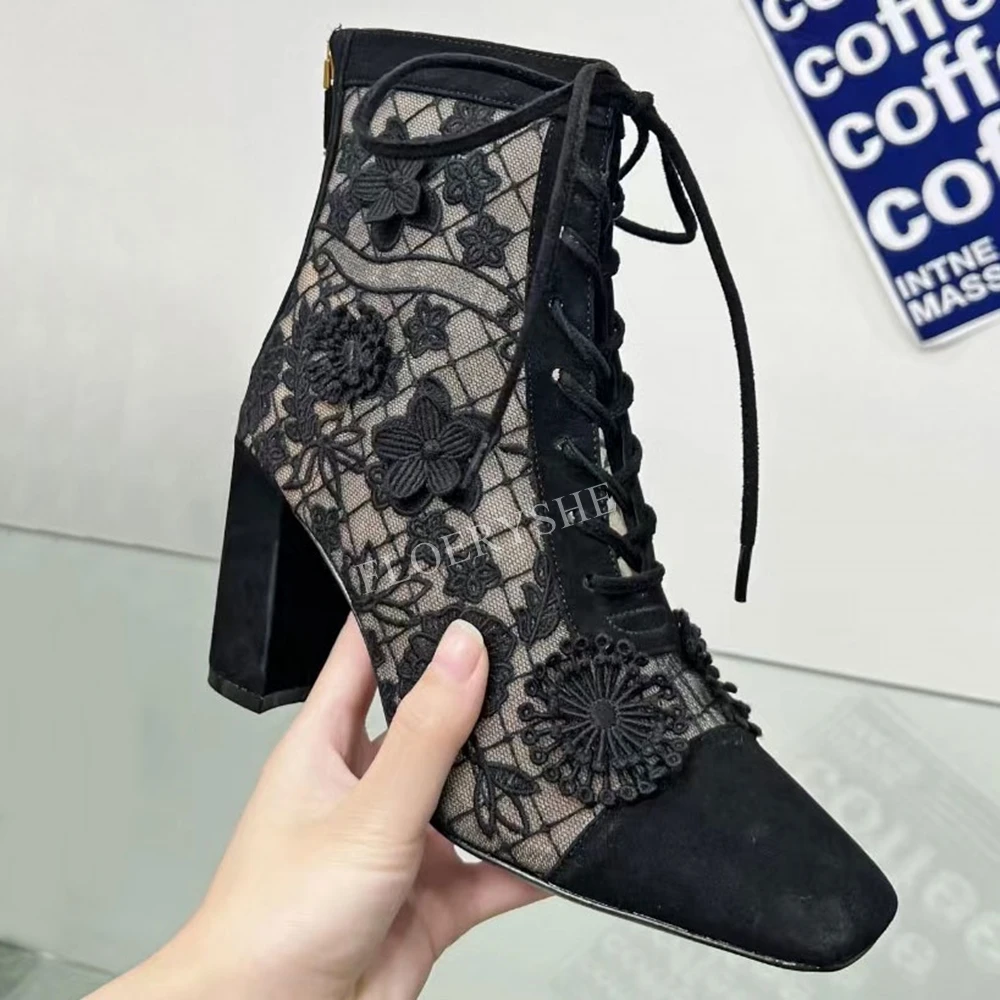 Schwarze Mesh Stiefeletten Wildleder Neuankömmling solide Frauen quadratische Zehen Kreuz gurte klobige High Heel bestickte Blumen Schuhe