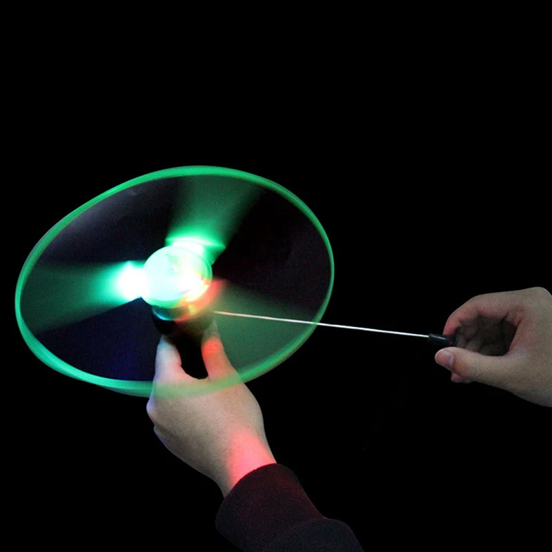 Flying Spinning Luminous Toys, Flyer brillante para niños, mango de luz LED, Flash Fly, juego al aire libre, juguetes