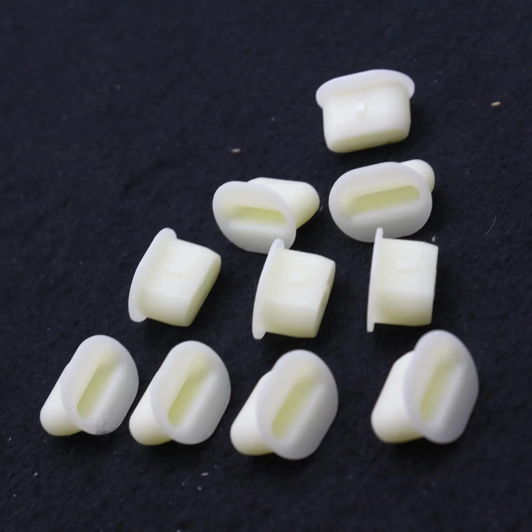 10 Uds. Clip de sujeción de ojal de fijación de rejilla para Chevrolet Malibu Oldsmobile Achieva Cutlass retenedor de nailon blanco 14032291