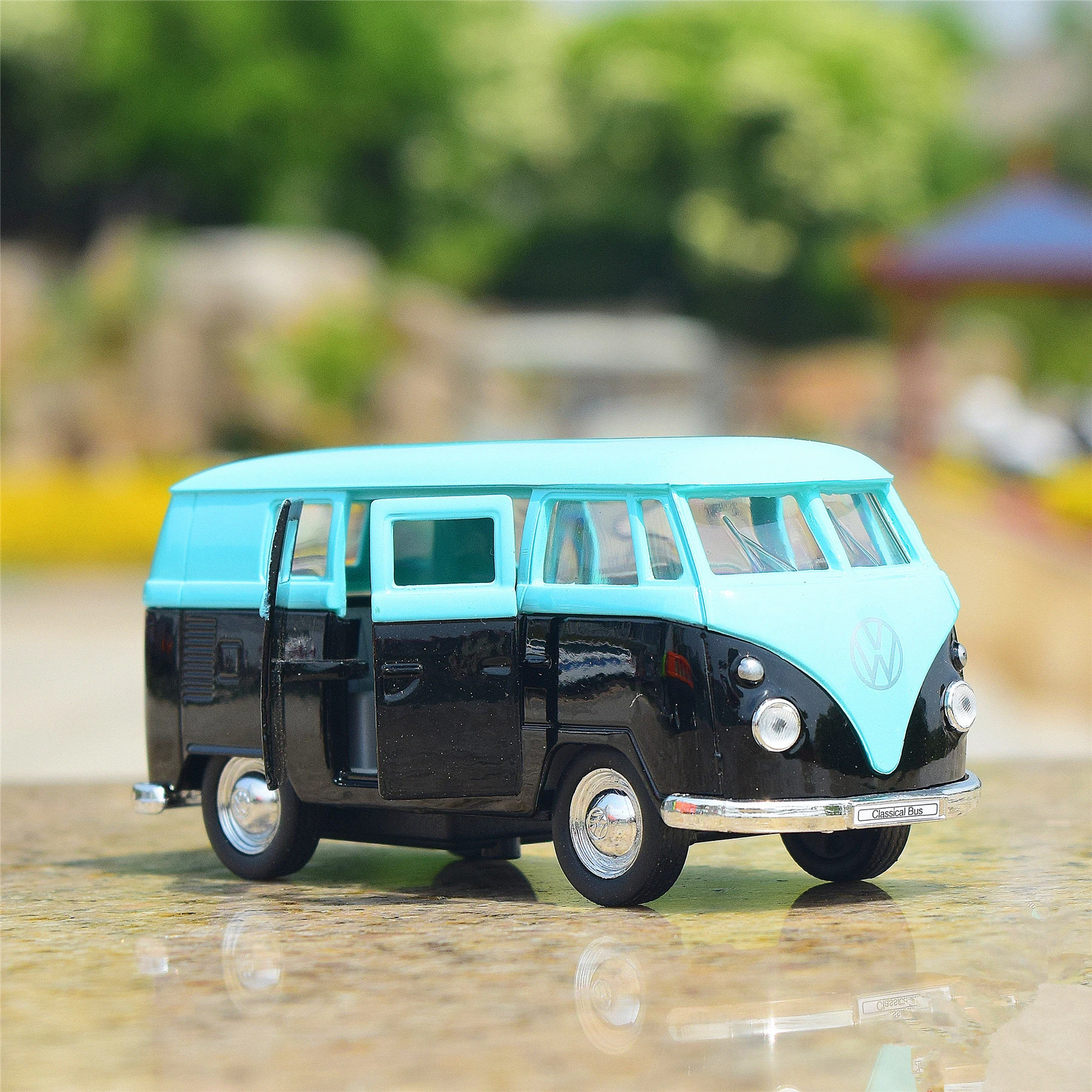 نموذج سيارة من السبائك WELLY 1:36 1963 Volkswagen T1 نموذج سيارة مصبوب معدني نموذج سيارة التراجع مجموعة محاكاة عالية هدايا لعبة للأطفال