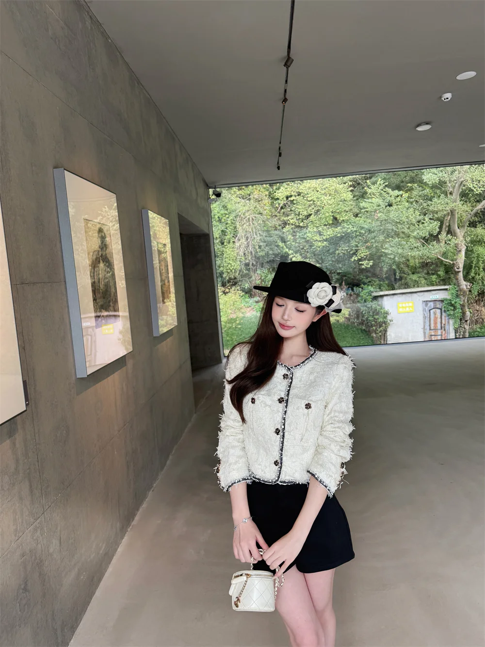 

Elegant Short Length Cotton Filled Long Sleeve Outerwear Women's Fashion Pearls Embellished Cardigan Loose Fit Commute Style