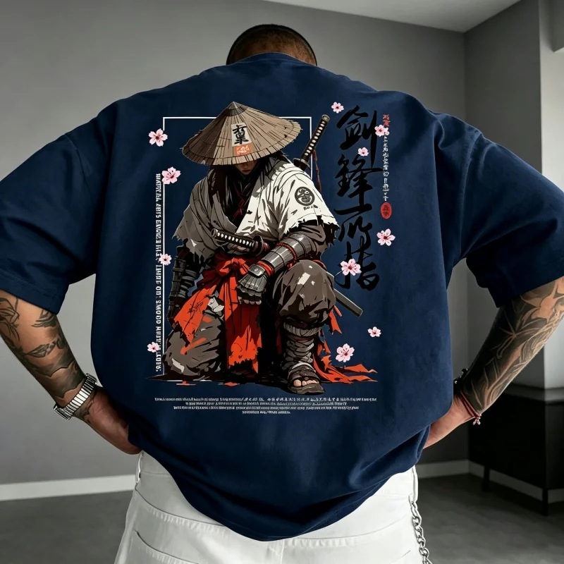 2026 Neues heißes Sommer-Herren-T-Shirt mit kurzen Ärmeln, japanischem Ronin-Samurai-Print und chinesischem Kalligraphie-Print auf der Rückseite.