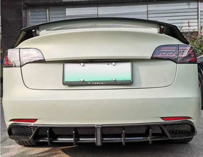 

With Lip ABS Glossy Black ABS Rear Bumper Lip Diffuser Spoiler For Tesla Model 3 2018 2019 2020 2021 2022 2023