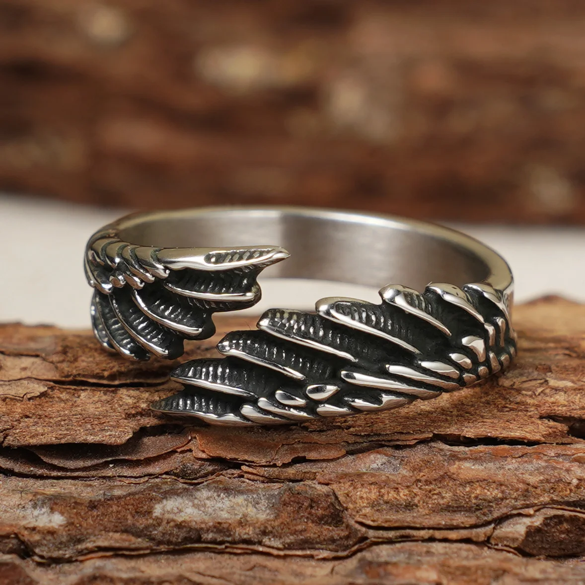 Vintage Herrenring mit gealterten Engelsflügeln, offener Feder-Ring aus 316L Edelstahl, perfekt für den täglichen Gebrauch, Partys und als Geschenk. – Detail 1