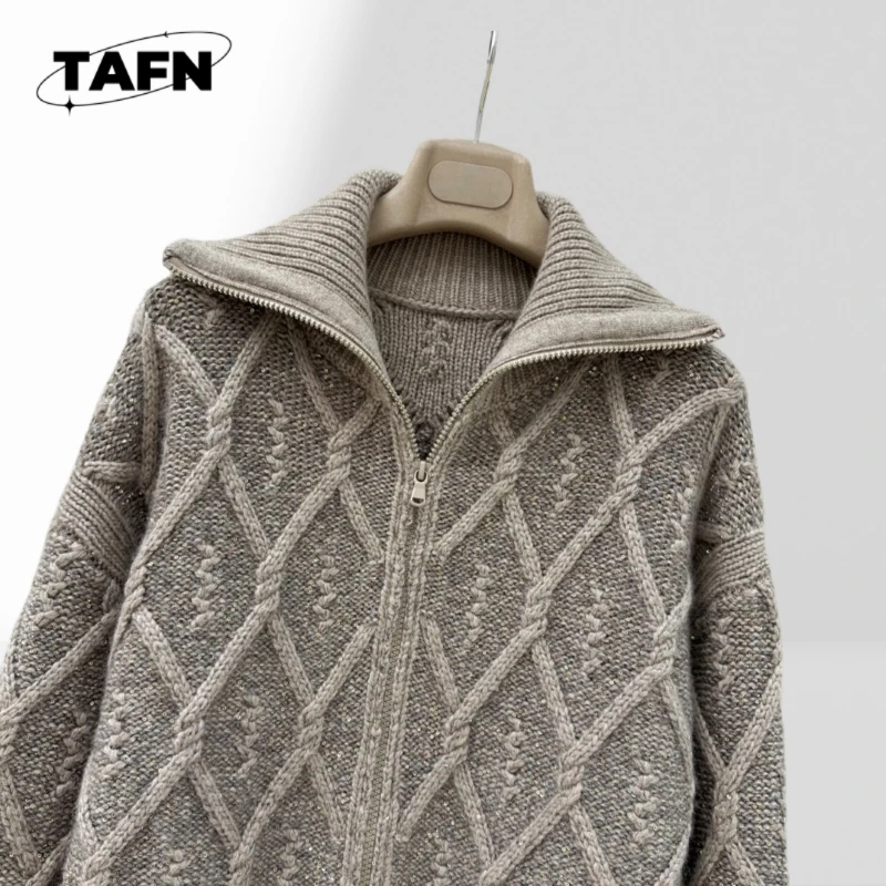 100% caxemira 2025 clássico estilo retrô cardigã de caxemira, calor luxuoso para configurações casuais AI0316