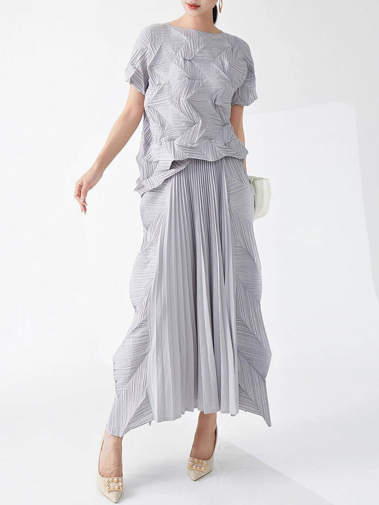 GVUW Pleated 2 Piece Sets Women Irregular Short Sleeve Tops + A Line Loose Skirt Solid Color New 2024 Casual Clothing 17G7352