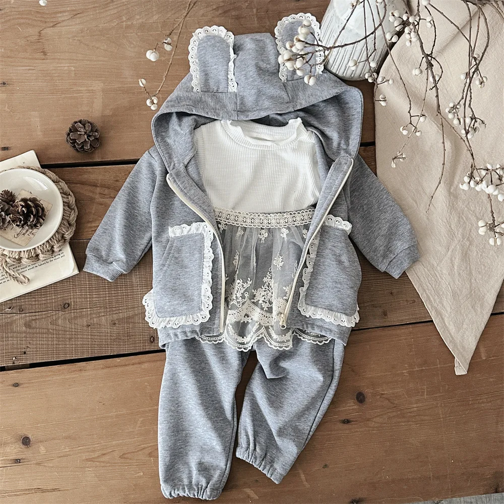 

Комплекты одежды для маленьких девочек, весна-осень 2025 года, костюм для девочек в корейском стиле, милый свитшот с капюшоном + штаны, 2 предмета, повседневная одежда для малышей