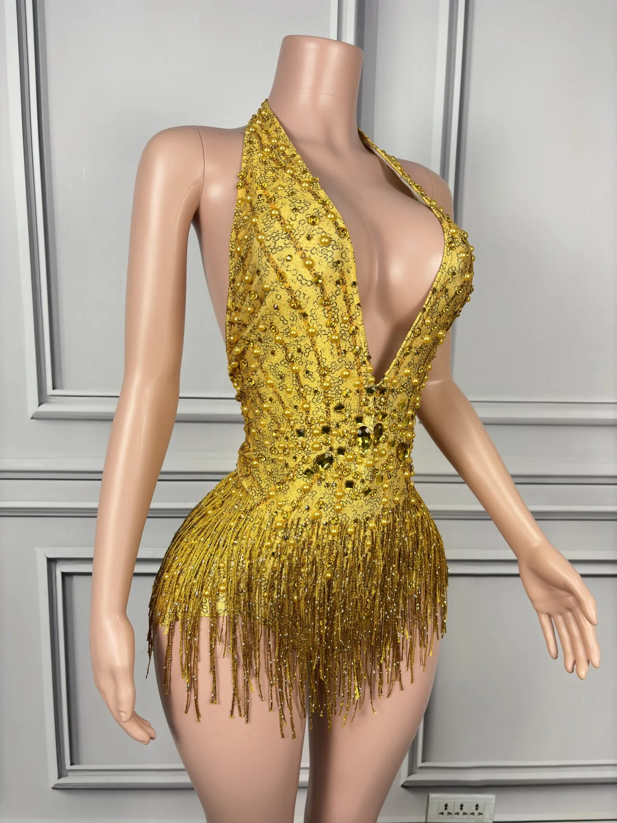 2024 Sexy Nightclub Bar Ds Performance Dress Gogo Leading Dance Dress Gold Tassel Deep V Hanging Neck Jumpsuit Shorts DN18866