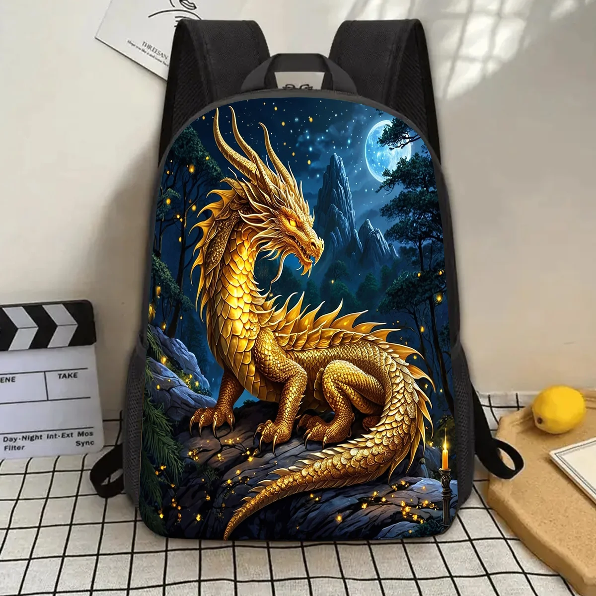 

This17inch Golden Dragon backpack features a large capacity,is durable and lightweight,and comes with adjustable shoulder straps