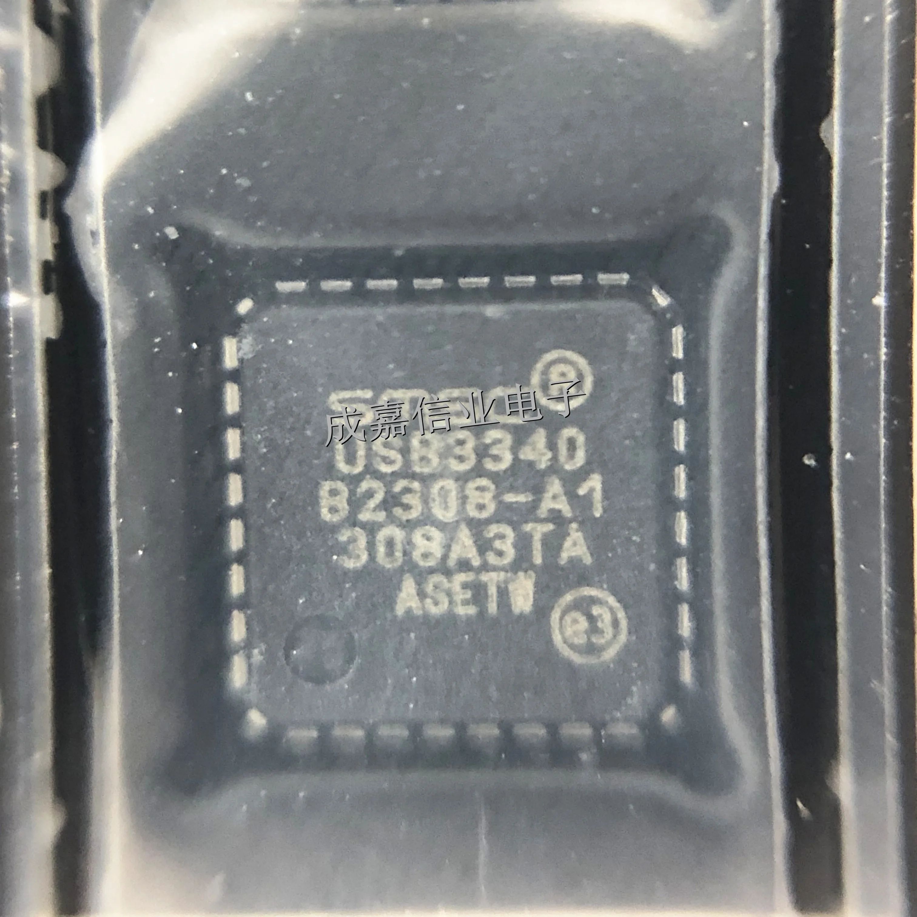 10pcs/Lot USB3340-EZK-TR QFN-32 USB3340 USB Interface IC Hi-Speed USB 2.0 flexPWR ULPI Trans Operating Temperature:- 40 C-+ 85 C