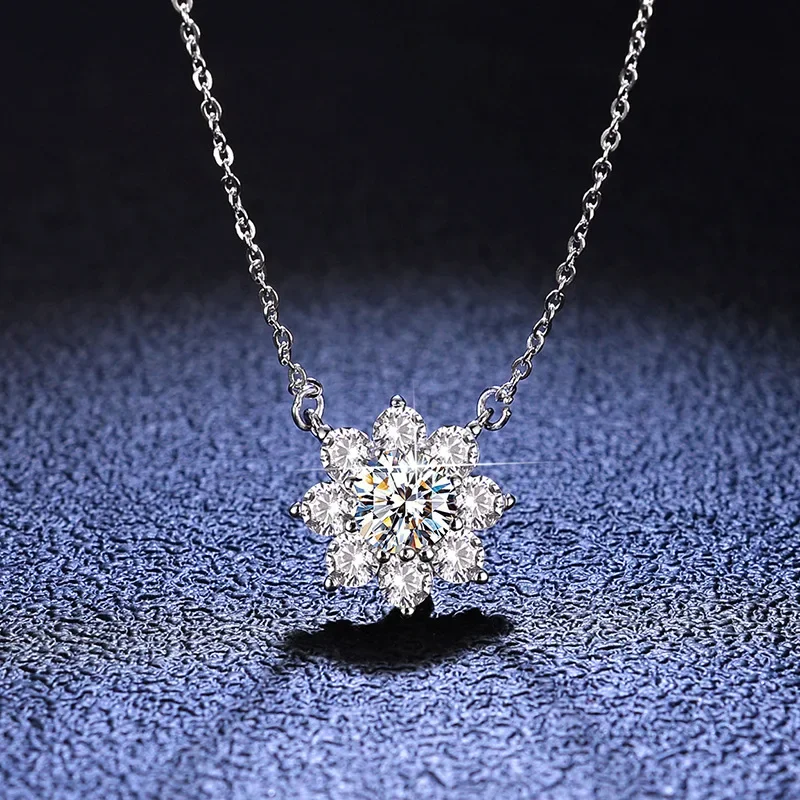 

925 Sterling Silver Pendant Moissanite Necklace Ladies Sunflower Classic Six-Claw Snowflake
