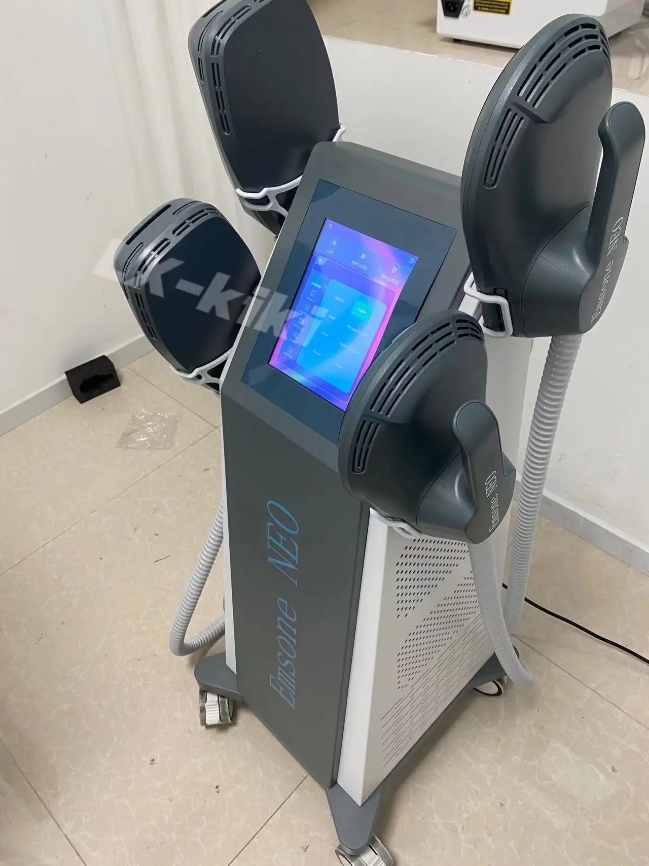 La più recente macchina dimagrante EMSone NEO 15 Tesla per la rimozione del grasso 6500W EMS macchina dimagrante RF stimolatore elettromagnetico EMS ﻿