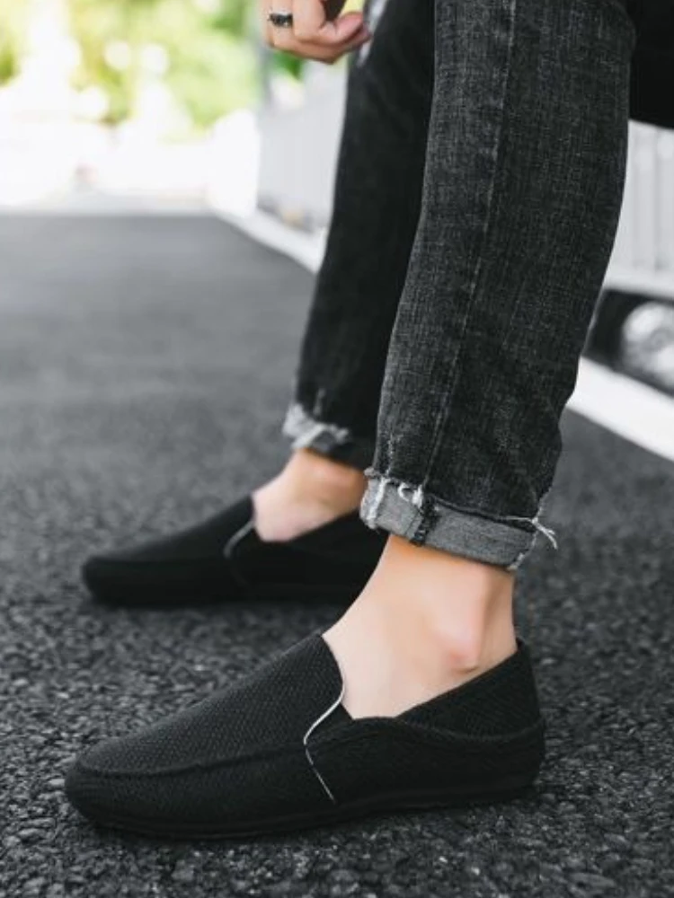 

Мужская обувь, парусиновые черные кроссовки без шнуровки, трендовая распродажа 2025, вулканизированные тенденции, модная походная элегантная новая мужская повседневная обувь