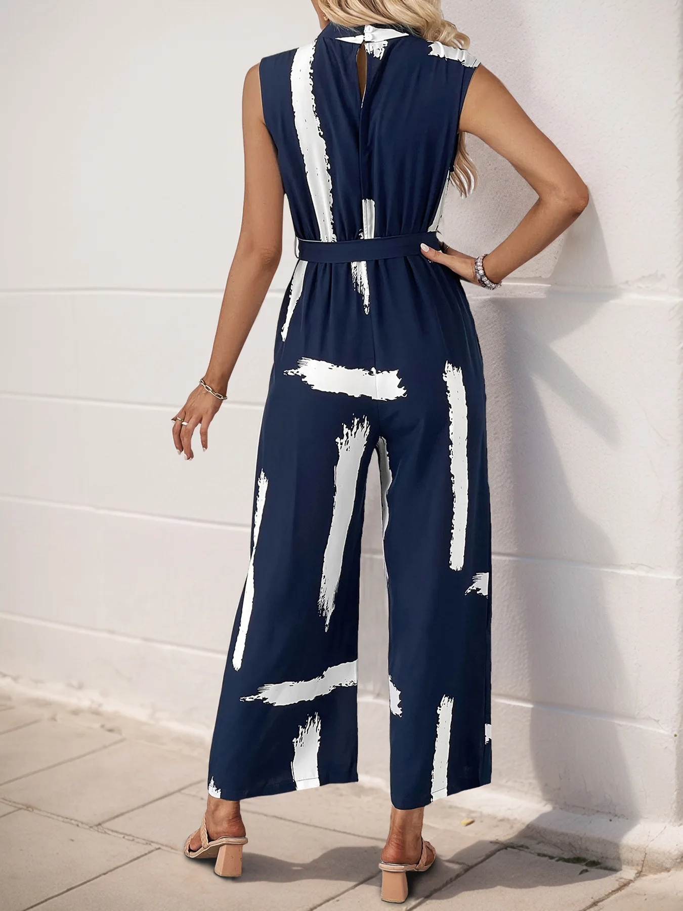 

2025 New Women's Sleeveless Belted Wide Printed Jumpsuit Leg Jumpsuit with Abstract Print