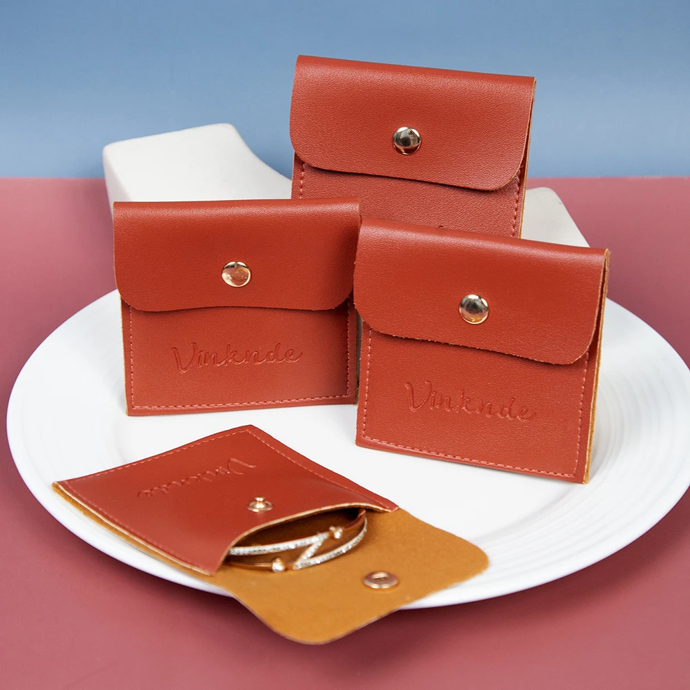 

Маленькая сумка для ювелирных изделий 3x3 дюйма с логотипом на заказ, браслет, серьги, кольца, подарочная упаковка, металлическая пуговица, чехол для ювелирных изделий из искусственной кожи