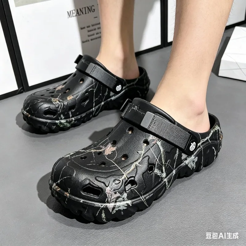

Men Clogs Slippers High Quality Classic Outdoor Anti-Slip Garden Shoes Lightweight Fashion Casual Sandals Big Size 45 46 47