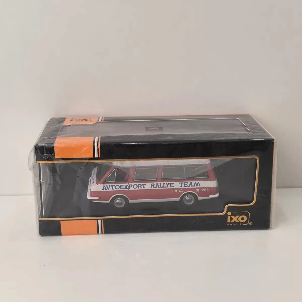 box-cracking-diecast-ixo-1-43-scale-raf-2203-service-car-33-alloy-car-model