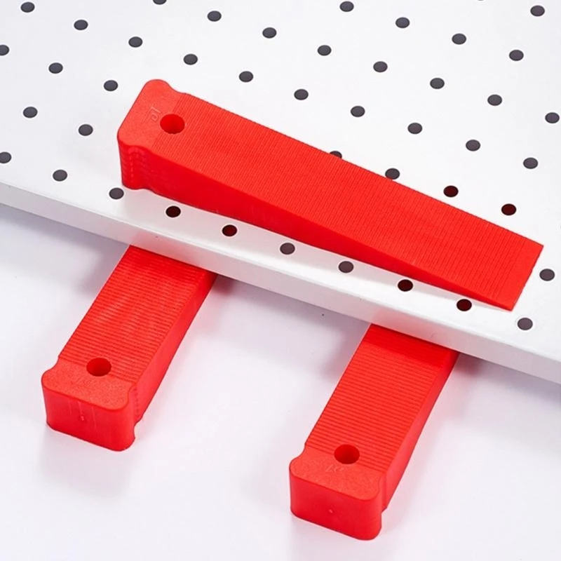 توفر الحشوات البلاستيكية المحمولة دعمًا أساسيًا لتجميع نافذة الباب السريع