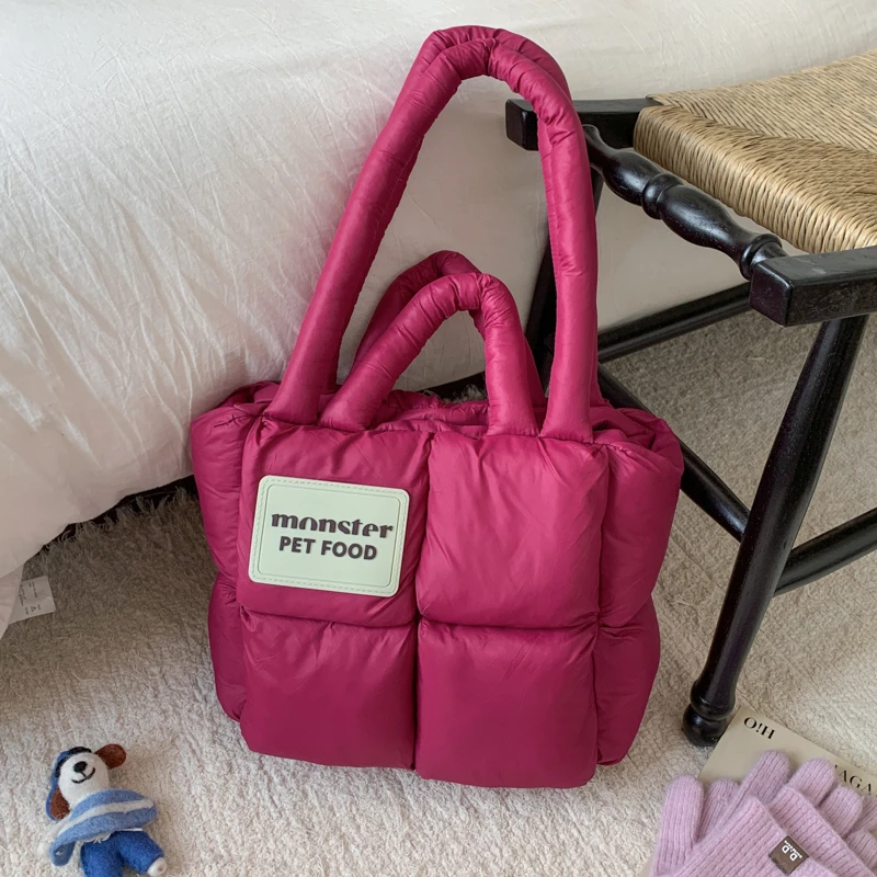 

Зимняя мода 2024, розово-красная космическая хлопковая сумка, женская большая вместительная дизайнерская сумка-тоут с перьями, женская стеганая сумка на плечо