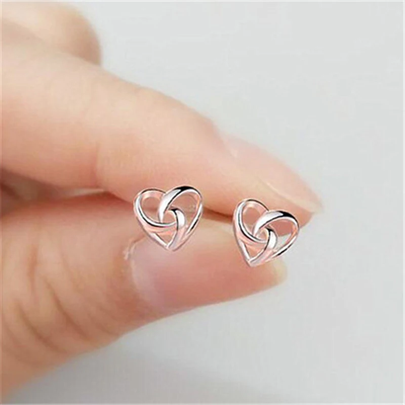 Mini Simple Tiny Metal Hollow Heart Stud Earrings for Women New Fashion Small Love Earrings Silver Color Cute Jewelry Gift