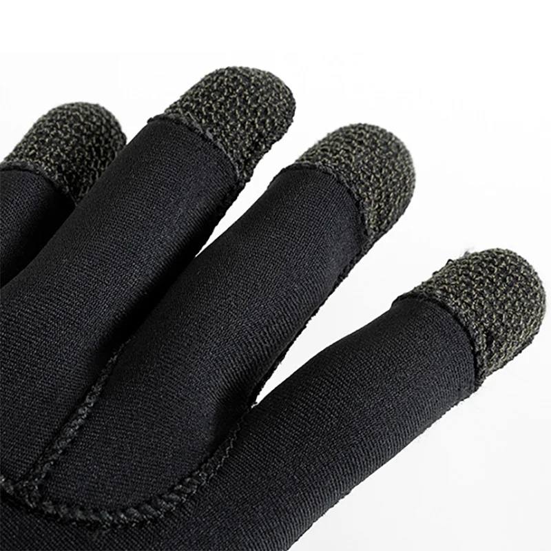 Thumbnail 4 - #4 Latest Swim Gloves Updates