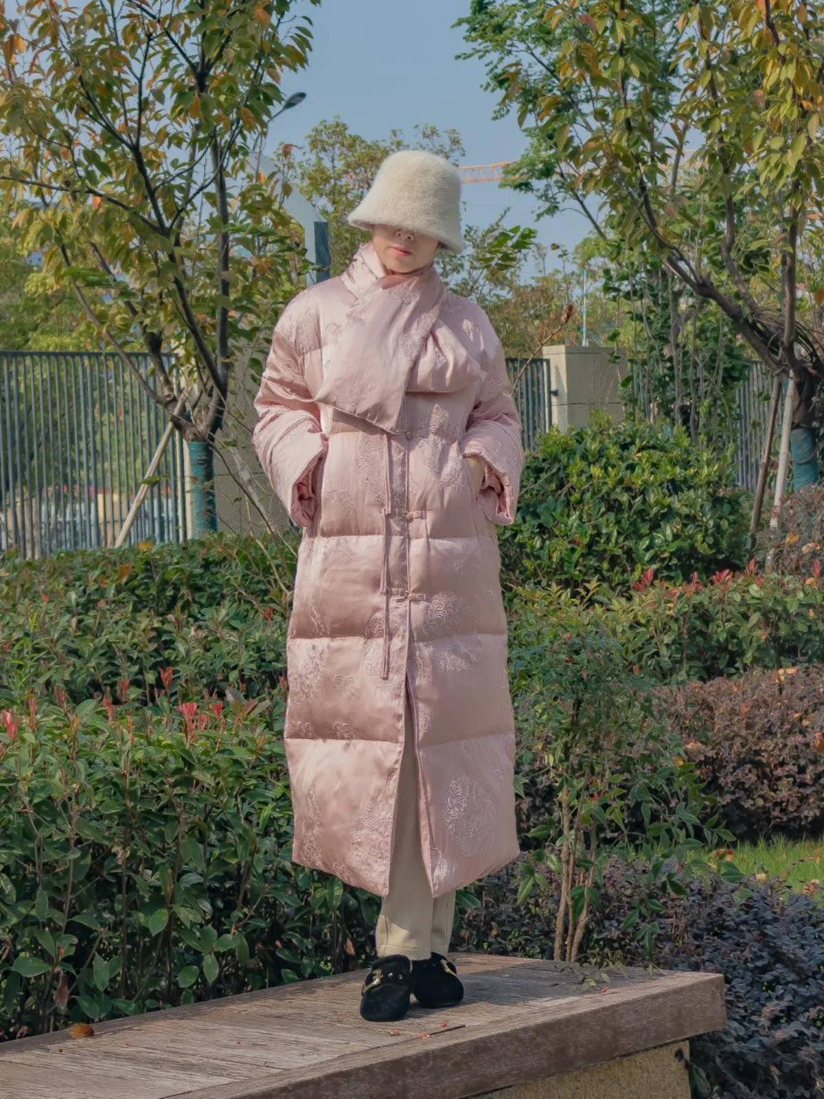 

New Chinese Sle Embroidered Du down Jaet Collar Scarf Thi Warm Medium Length Women's Artistic Retro Outerwear