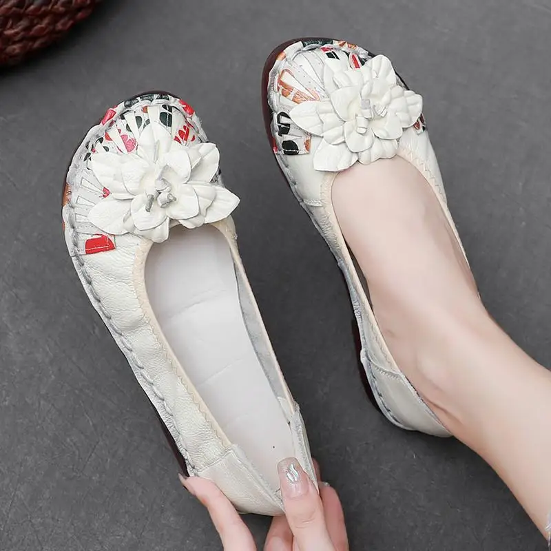 

Женские летние туфли на плоской подошве