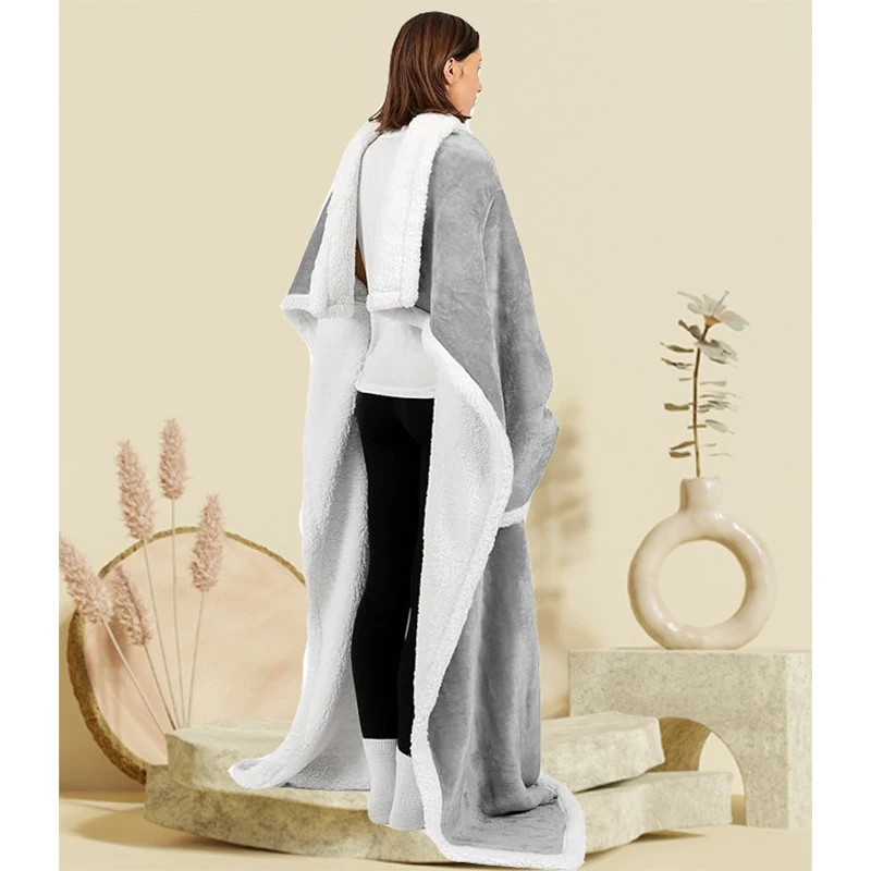 بطانية كبيرة بأكمام، أكمام مريحة ملفوفة حول رداء طويل، مع جيوب سميكة ودافئة لملابس المنزل