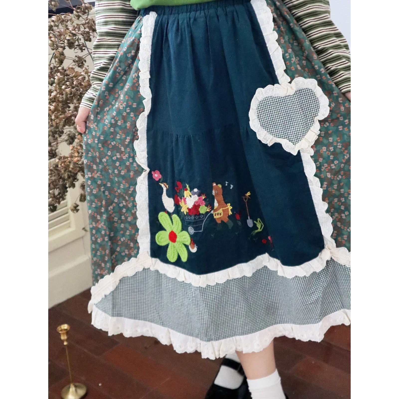 

Corduroy Patchwork Ruffled Lace Embroidery Long Skirt for Women Winter Vintage Retro Chic Cottagecore Mori Girl Harajuku Skirt